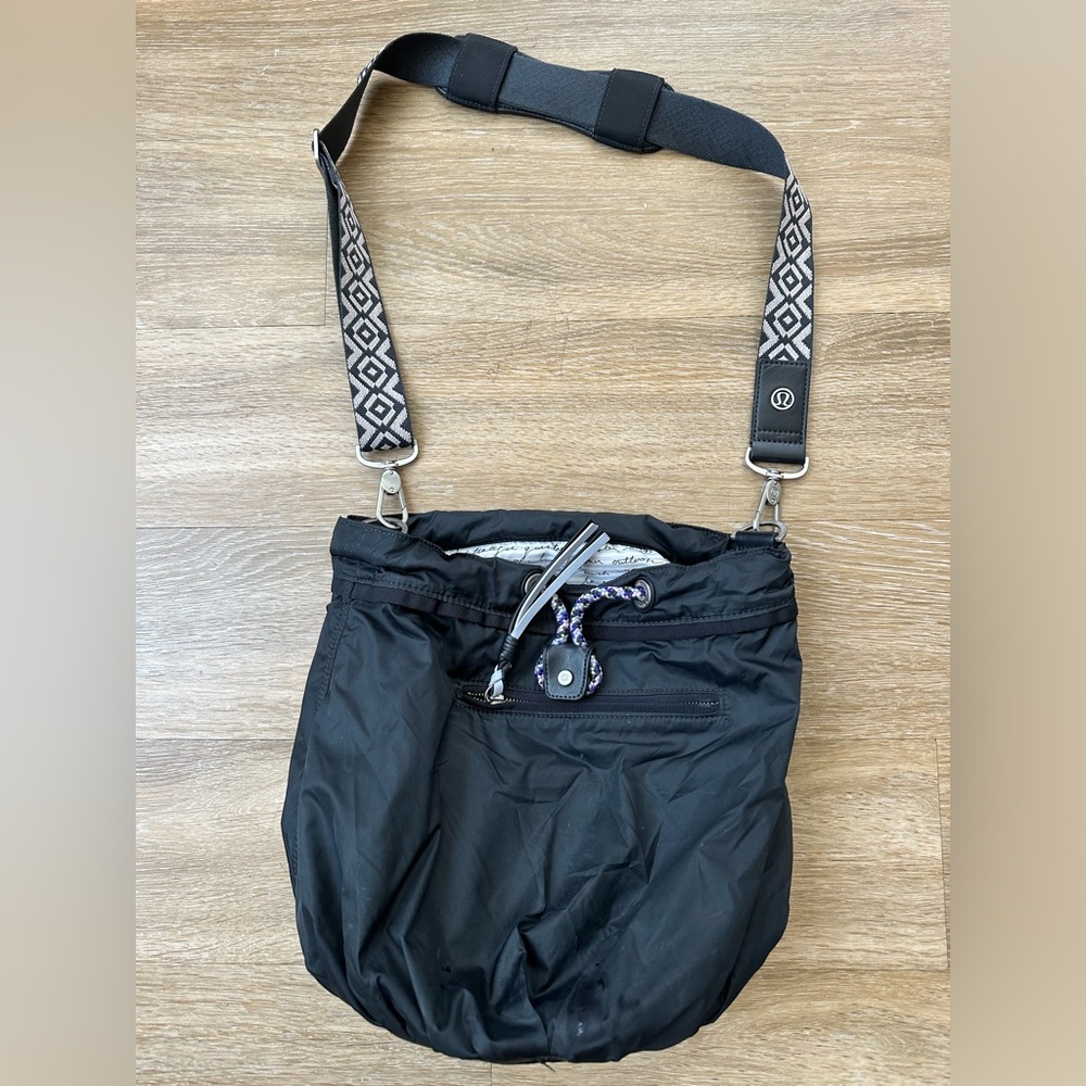 Lululemon bag